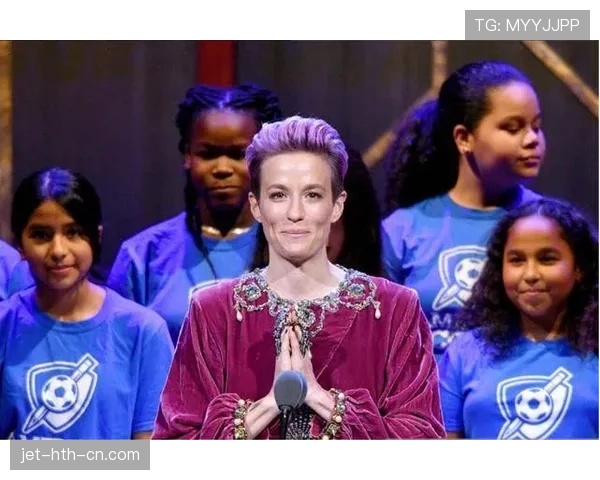 拉皮诺晒出退役后第一笔奢侈消费，网友：这哪是运动员，分明是好莱坞女主